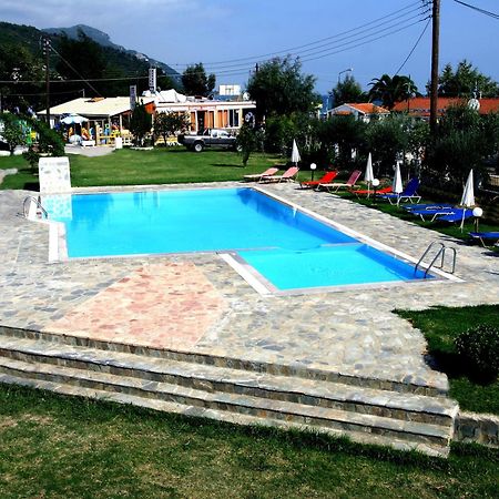 Aggelos Family Hotel Moraḯtika Luaran gambar