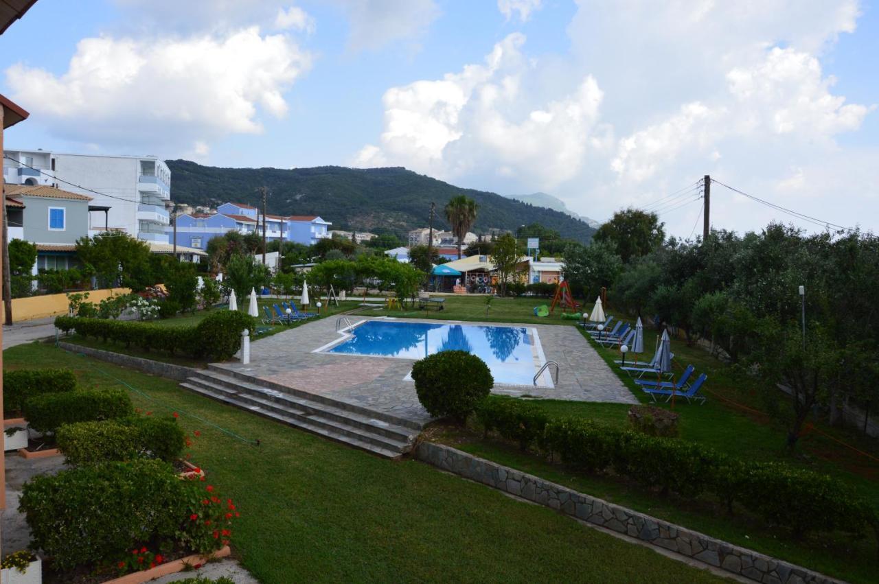 Aggelos Family Hotel Moraḯtika Luaran gambar