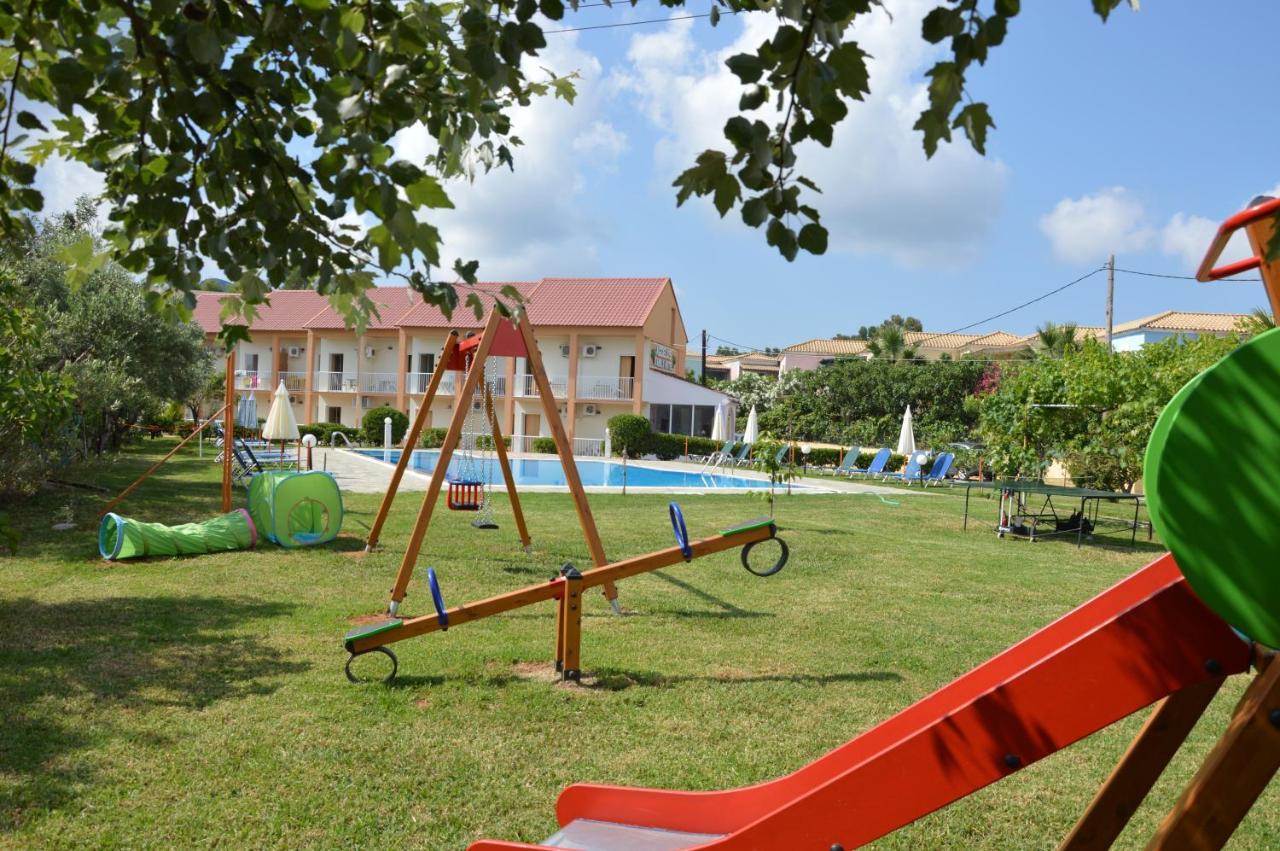 Aggelos Family Hotel Moraḯtika Luaran gambar