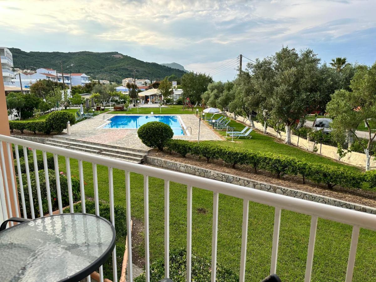 Aggelos Family Hotel Moraḯtika Luaran gambar