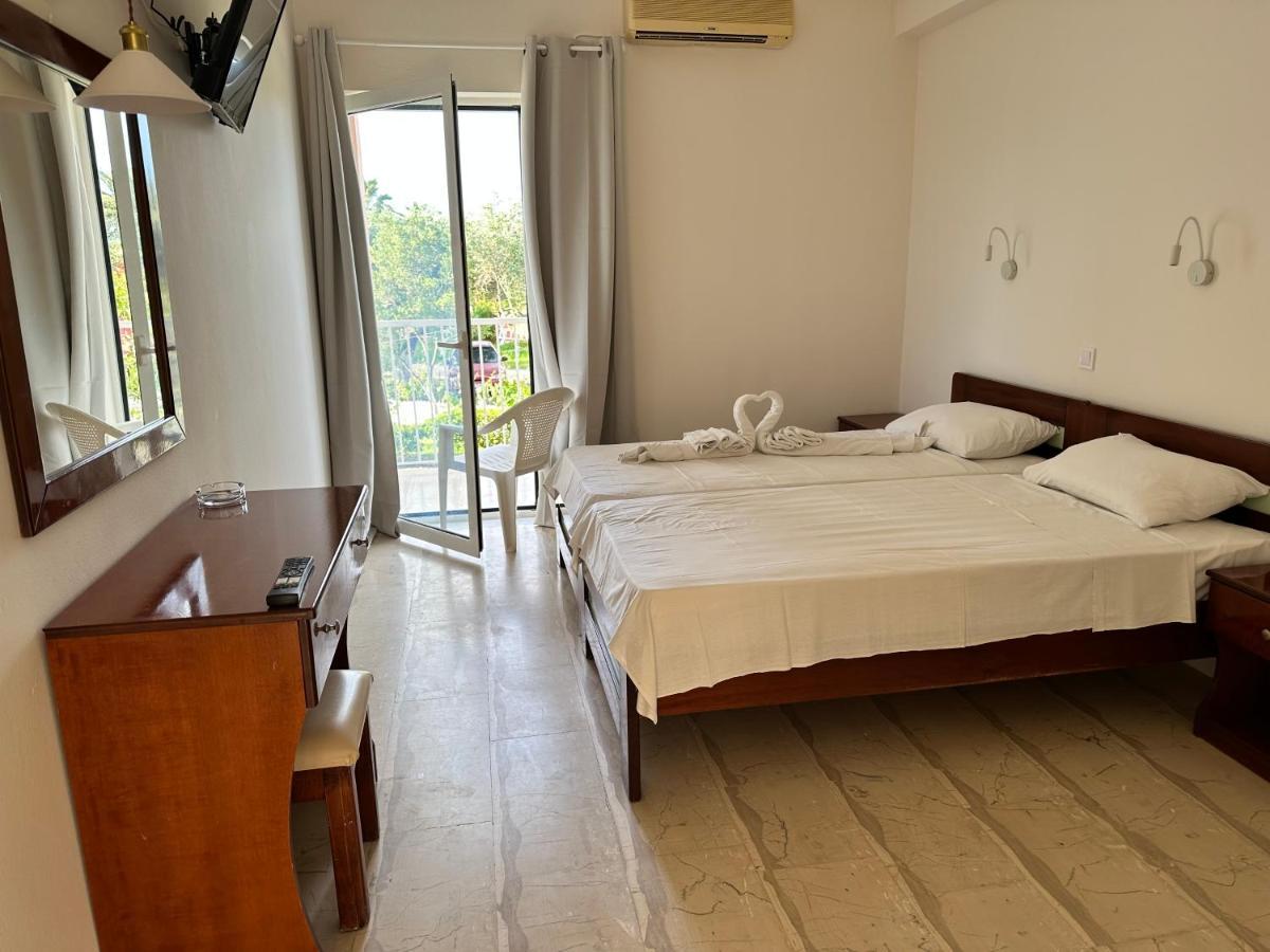 Aggelos Family Hotel Moraḯtika Luaran gambar