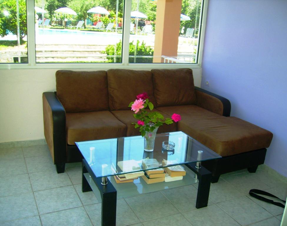 Aggelos Family Hotel Moraḯtika Luaran gambar