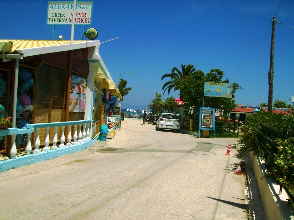 Aggelos Family Hotel Moraḯtika Luaran gambar
