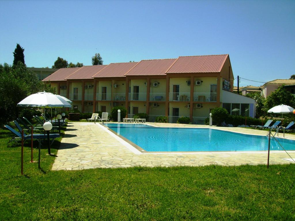 Aggelos Family Hotel Moraḯtika Luaran gambar