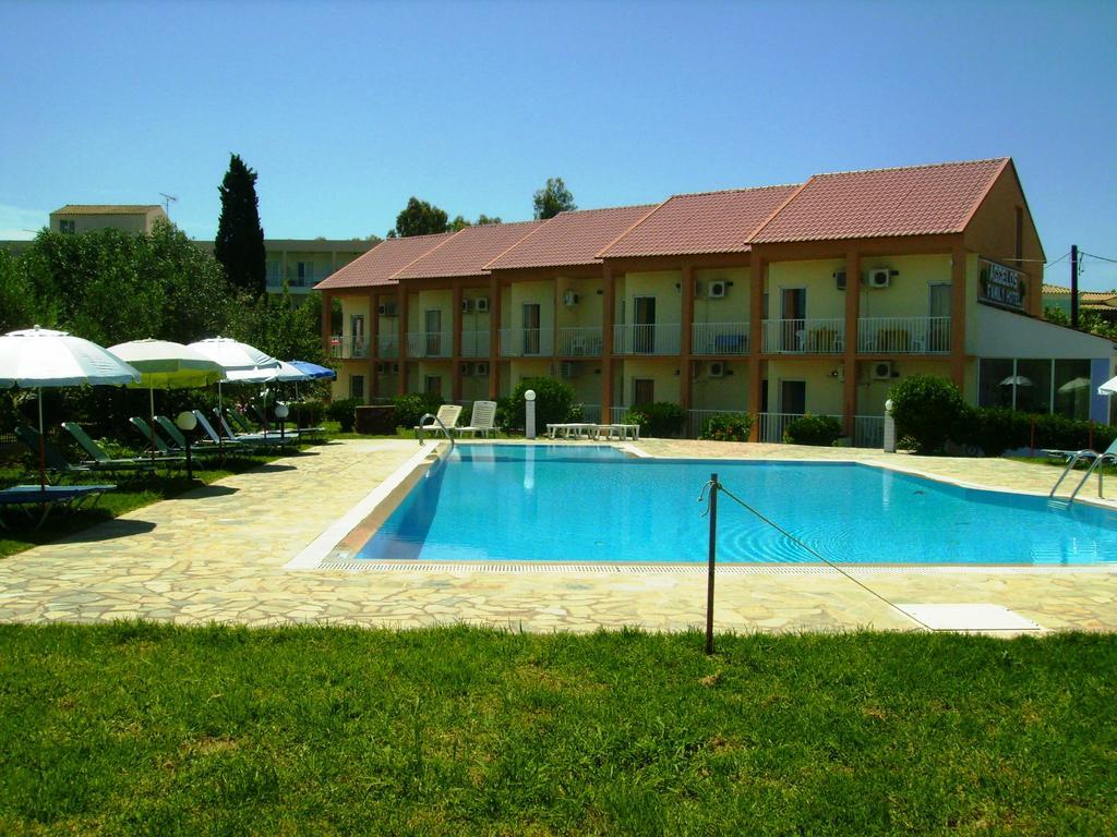 Aggelos Family Hotel Moraḯtika Luaran gambar