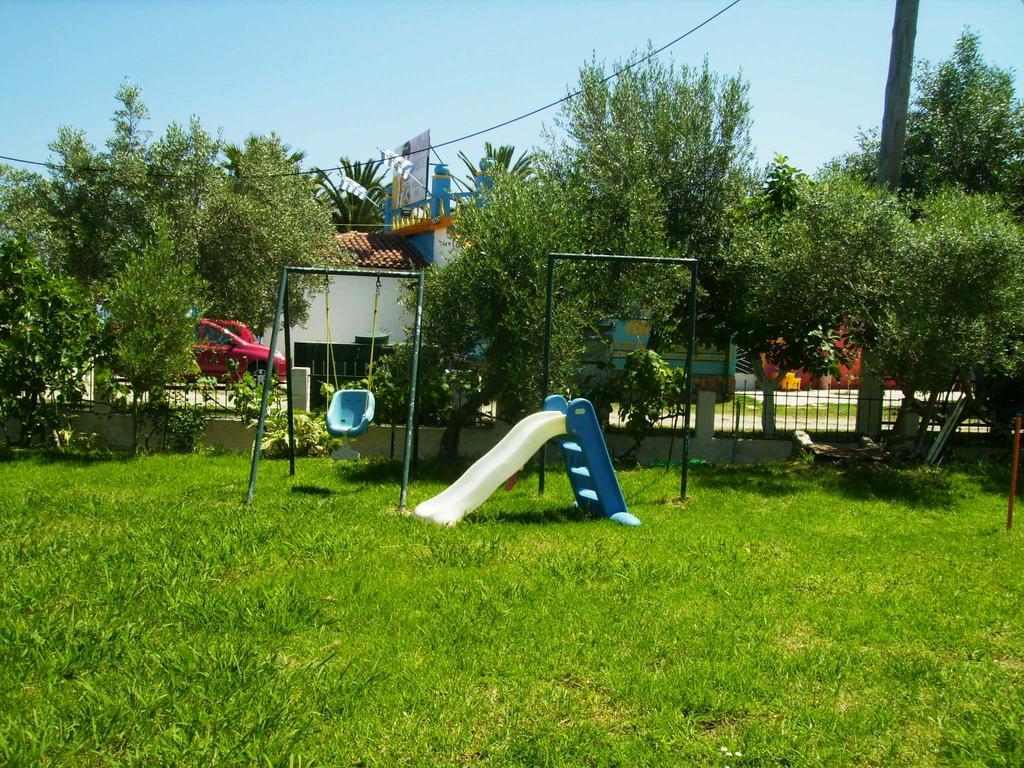 Aggelos Family Hotel Moraḯtika Luaran gambar