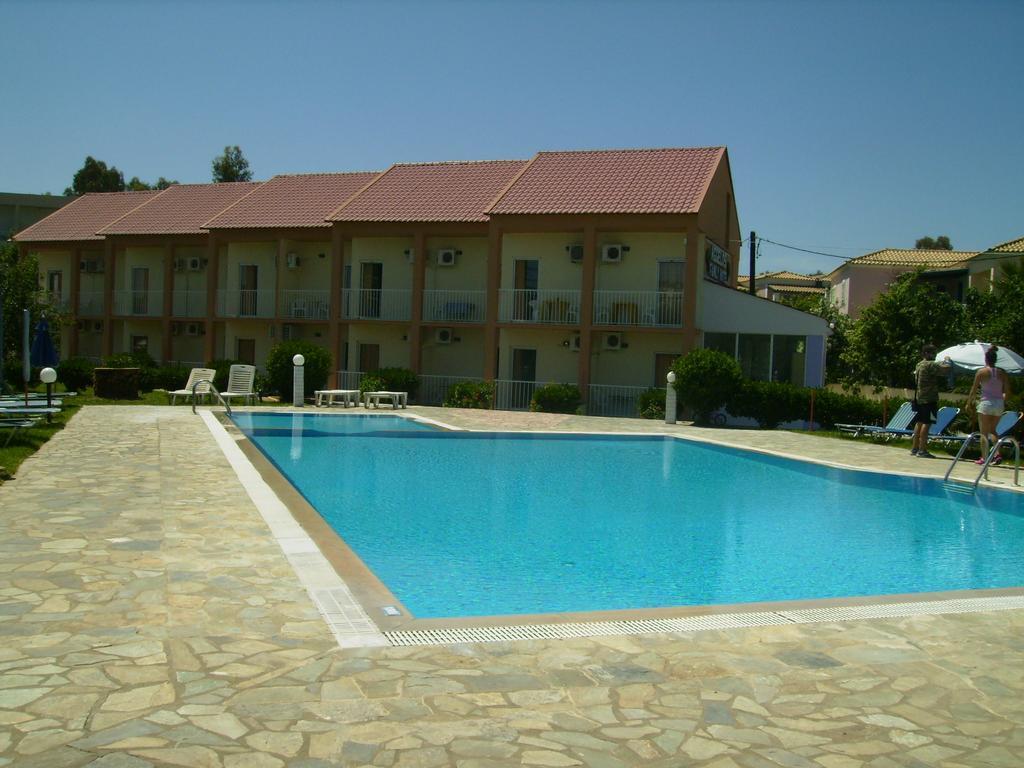 Aggelos Family Hotel Moraḯtika Luaran gambar