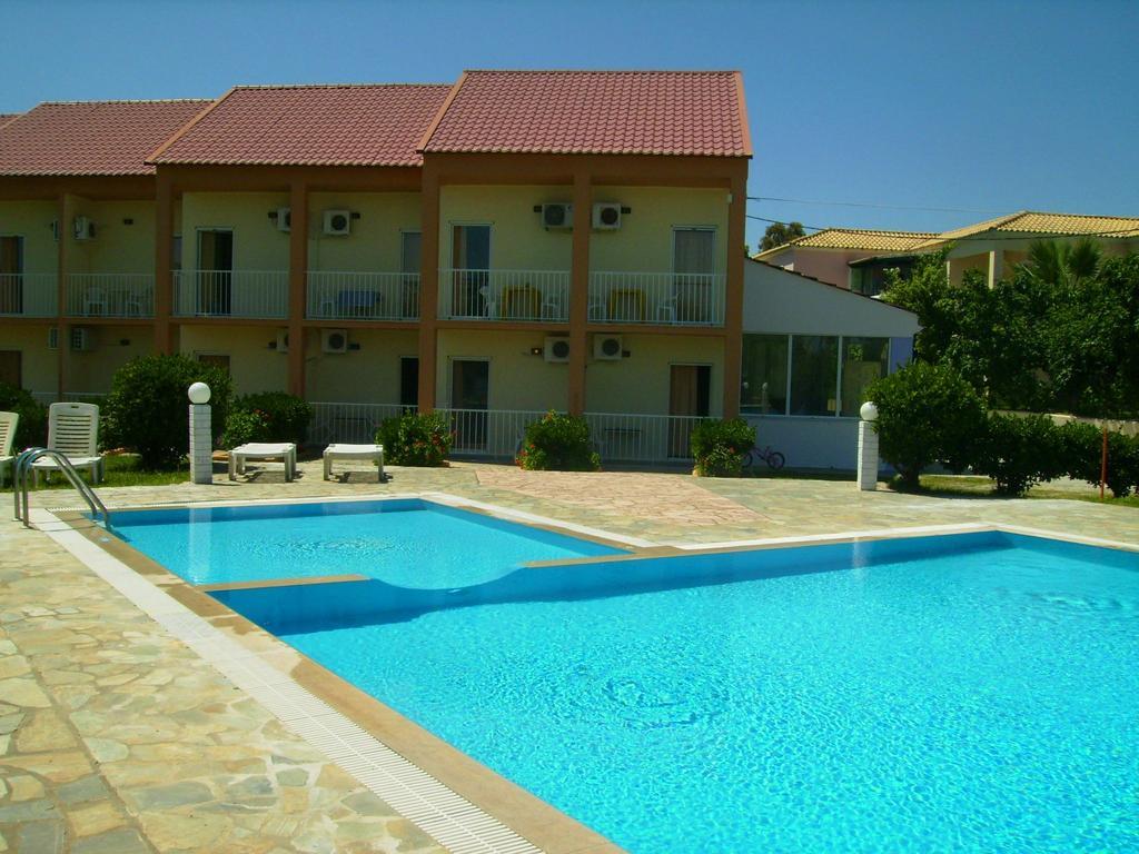 Aggelos Family Hotel Moraḯtika Luaran gambar