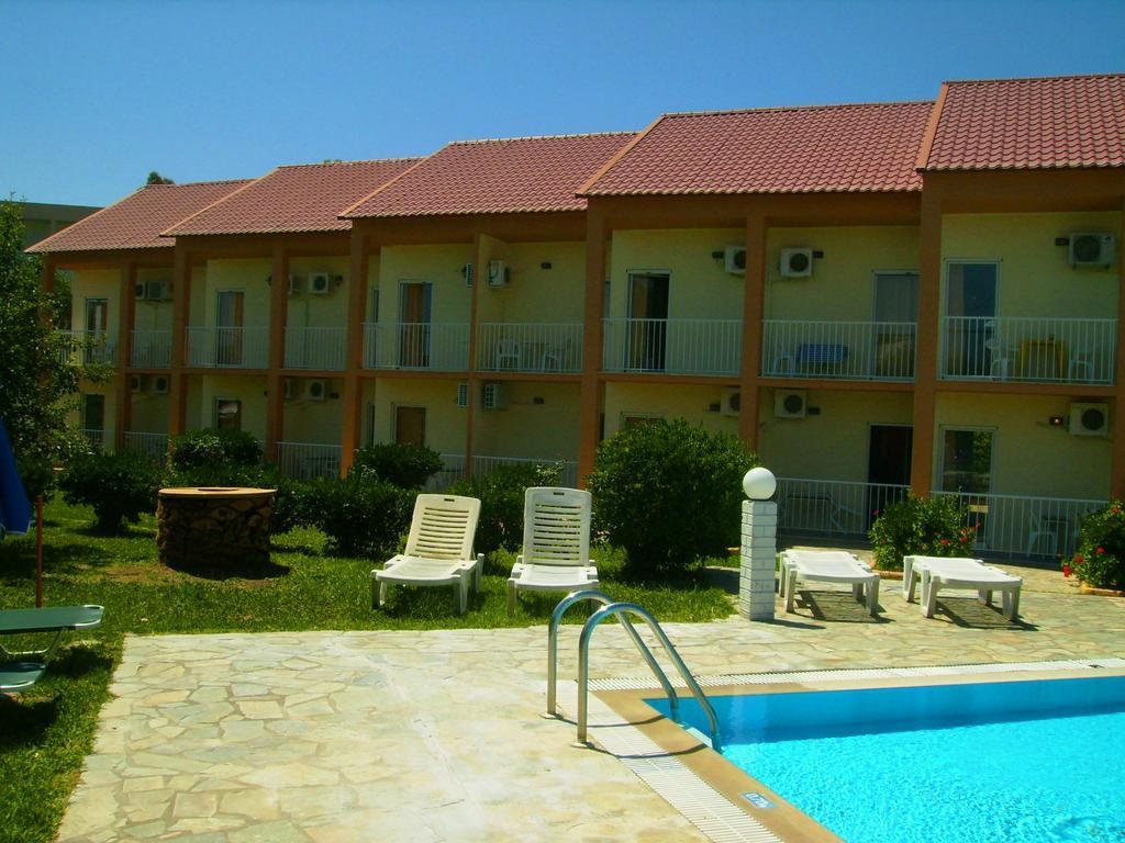 Aggelos Family Hotel Moraḯtika Luaran gambar