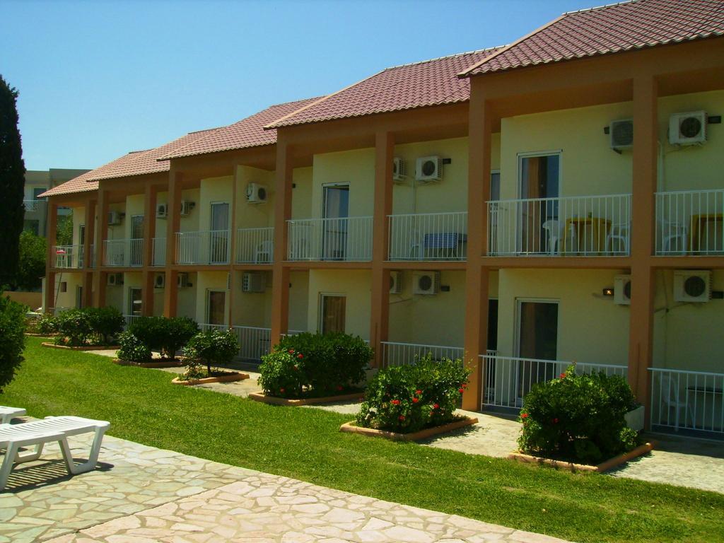 Aggelos Family Hotel Moraḯtika Luaran gambar