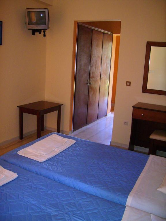 Aggelos Family Hotel Moraḯtika Luaran gambar