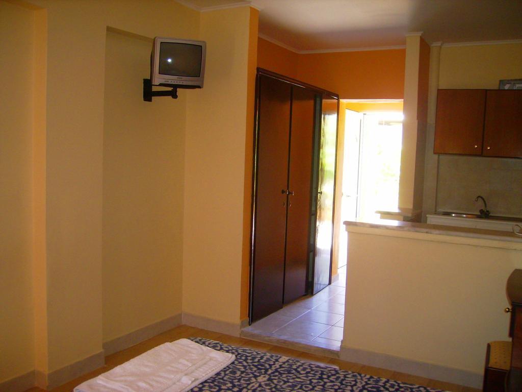 Aggelos Family Hotel Moraḯtika Luaran gambar