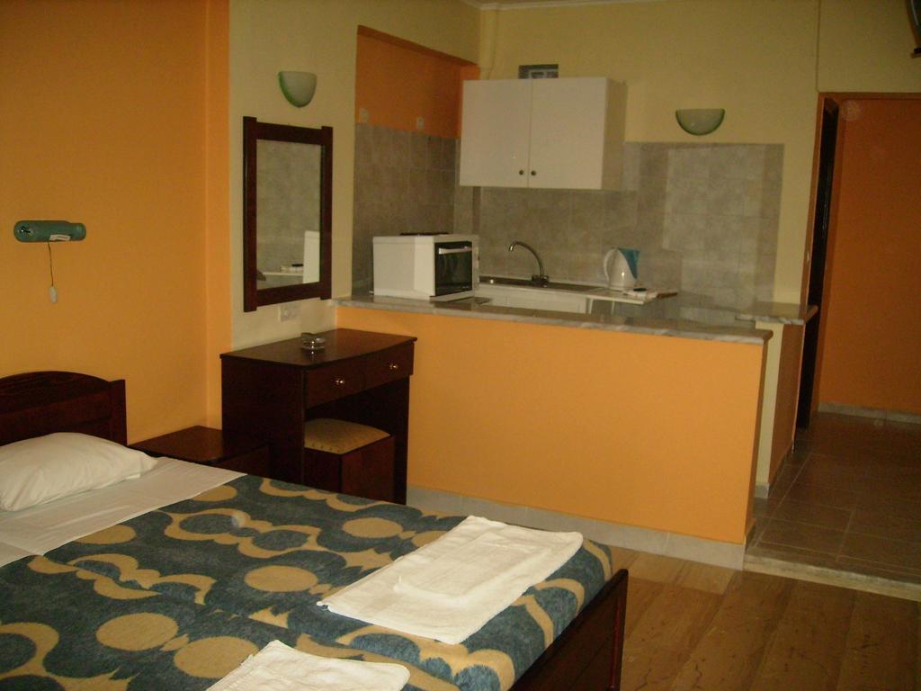 Aggelos Family Hotel Moraḯtika Luaran gambar