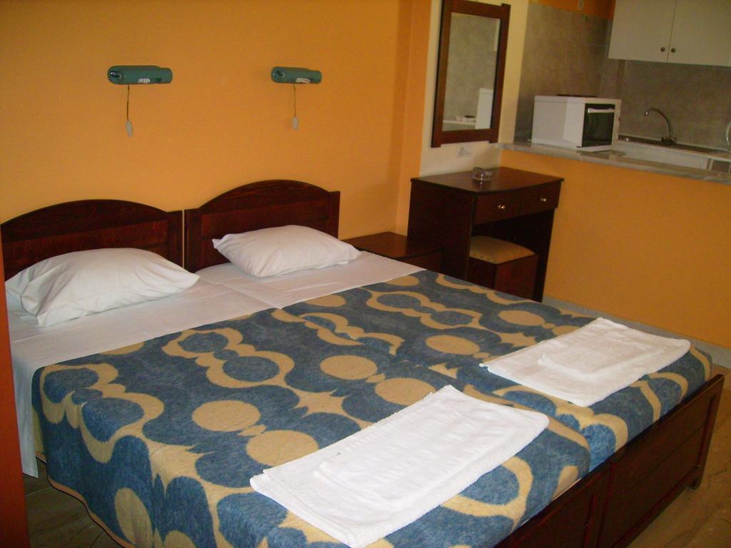 Aggelos Family Hotel Moraḯtika Luaran gambar