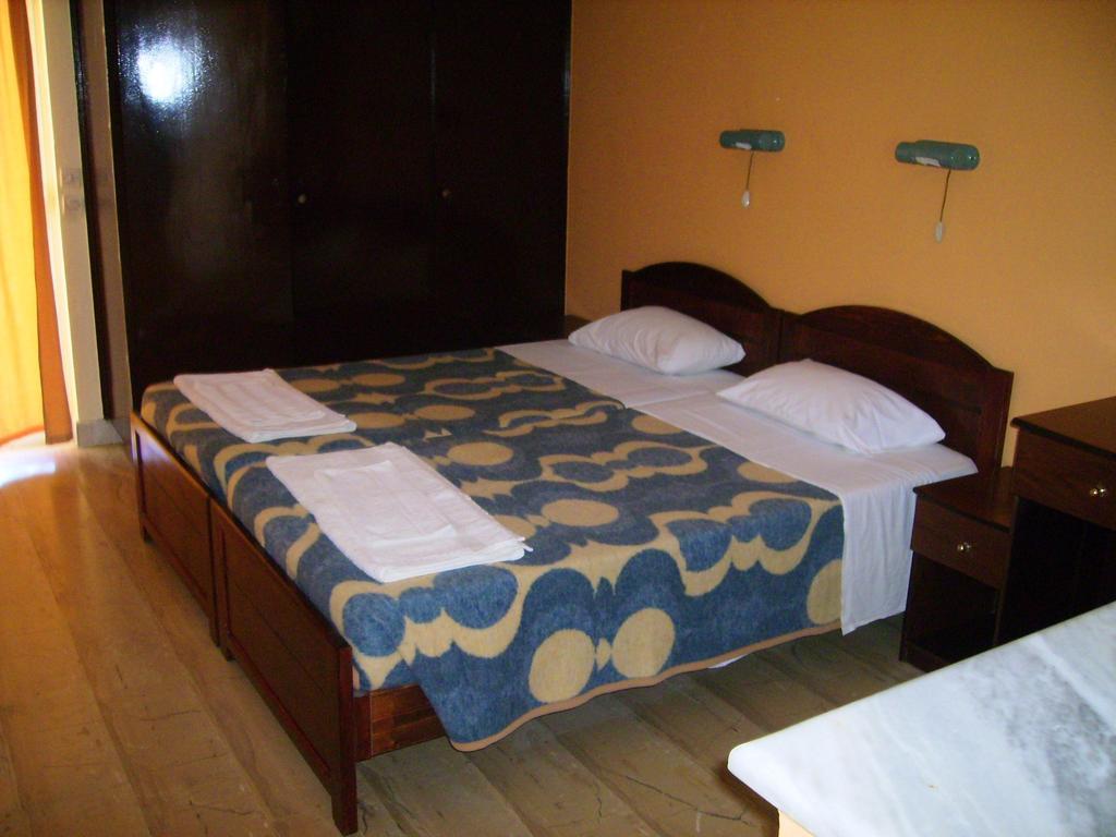 Aggelos Family Hotel Moraḯtika Luaran gambar
