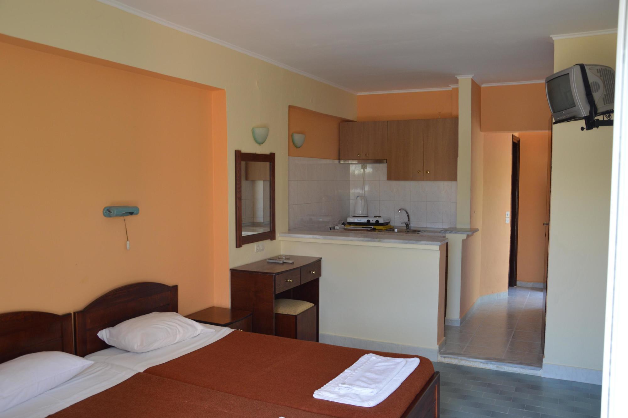 Aggelos Family Hotel Moraḯtika Luaran gambar