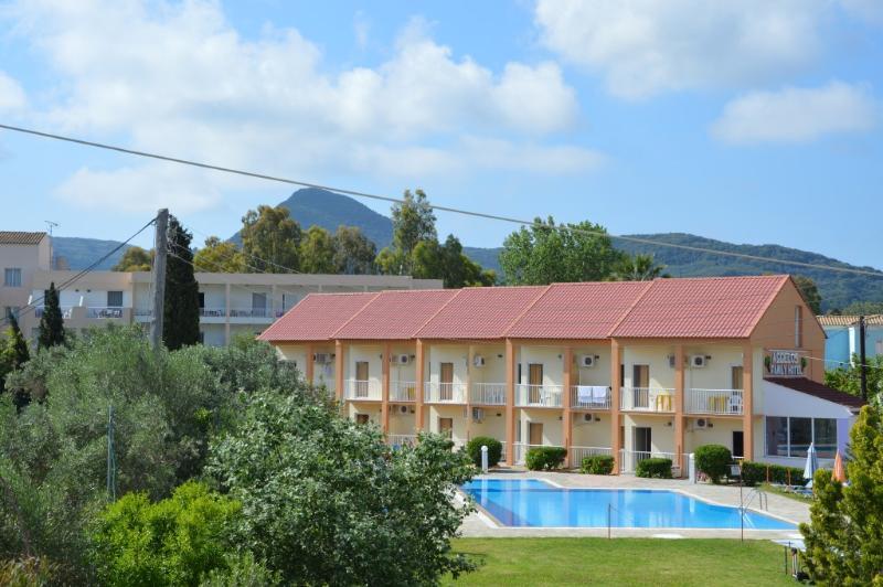 Aggelos Family Hotel Moraḯtika Luaran gambar