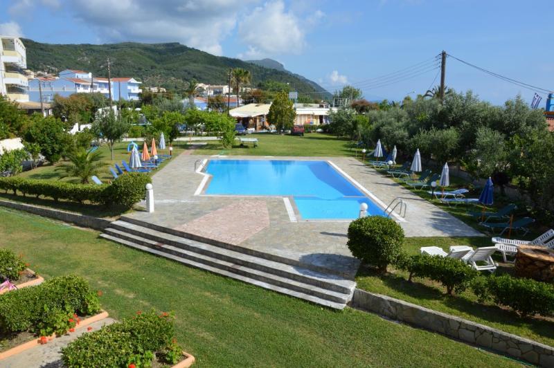 Aggelos Family Hotel Moraḯtika Luaran gambar